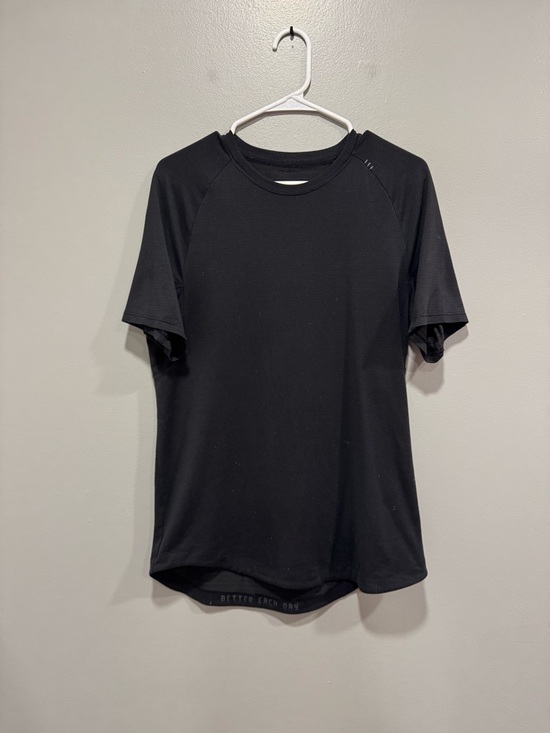 lululemon athletica Other - Lululemon License To Train Short Sleeve Shirt in Black Size Small